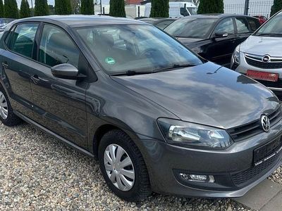 Grau Gebraucht 2013 VW Polo Trendline Limousine | 4.590 € (Fairer Preis)