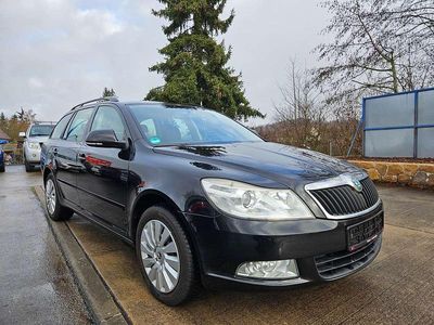 Schwarzmagic perleffekt Gebraucht 2012 Skoda Octavia Ambiente Kombi | 4.490 € (Fairer Preis)