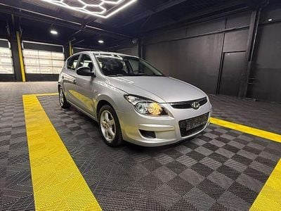 Gebraucht Hyundai i30 Classic 90 PS (66 kW) 2009 Silber Limousine