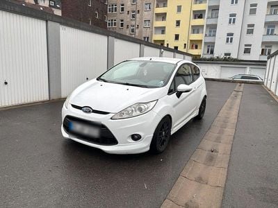 Weiß Gebraucht 2010 Ford Fiesta Sport Kleinwagen | 3.950 € (Fairer Preis)