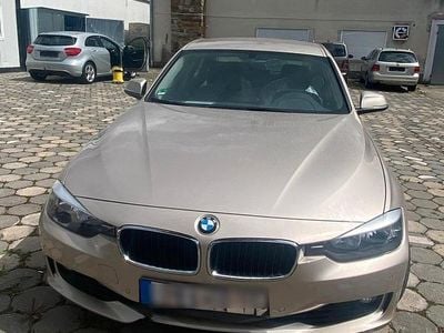 Grau Gebraucht 2013 BMW 320 Limousine | 12.499 € (Fairer Preis)