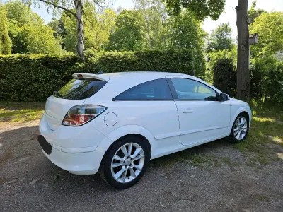 Używany Opel Astra GTC 2009 Hatchback