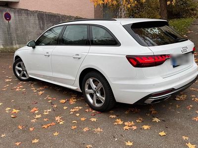 Weiß Gebraucht 2021 Audi A4 Comfort Kombi | 18.450 € (Fairer Preis)