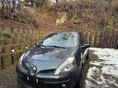 Schwarz Gebraucht 2006 Renault Clio III Kleinwagen | 2.200 €