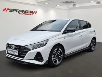 Gebraucht Hyundai i20 Prime 101 PS (74 kW) 2025 Atlas white/ phantom black / s Kleinwagen