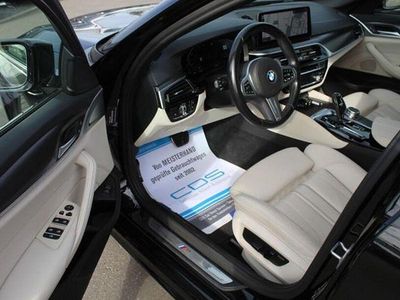 Gebraucht BMW 520 M Sport 190 PS (139 kW) 2022 Saphirschwarz Kombi