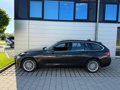 Usata BMW 320 Luxury Line 184 CV (135 kW) 2017 Grigio Station wagon