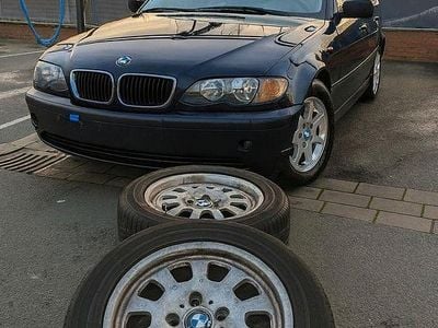 Gebraucht BMW 318 143 PS (105 kW) 2003 Blau Kombi