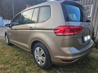 Gebraucht VW Touran Sound 110 PS (80 kW) 2018 Gold Van / Kleinbus
