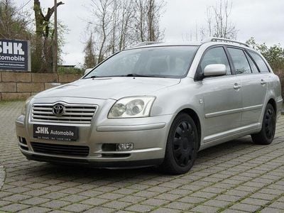 Usata Toyota Avensis Sol 147 CV (108 kW) 2005 Argento Berlina