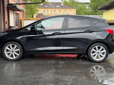Usata Ford Fiesta Cool & Connect 101 CV (74 kW) 2019 Nero Utilitaria