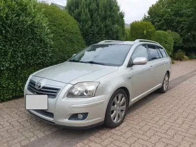 Gebraucht Toyota Avensis Executive 177 PS (130 kW) 2008 Silber Kombi