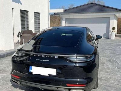 Porsche Panamera 4
