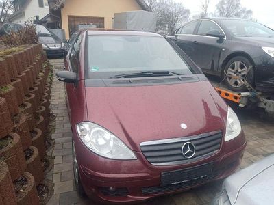 Rot Gebraucht 2005 Mercedes A160 Classic Limousine | 3.000 €