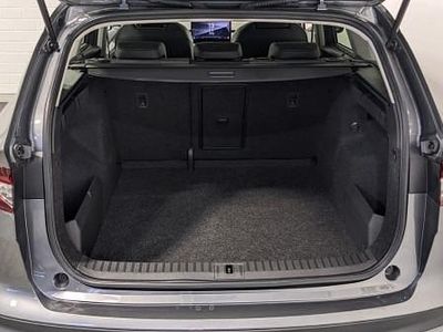 Metallic Gebraucht 2023 Skoda Enyaq iV Loft SUV | 29.880 € (Teuer)