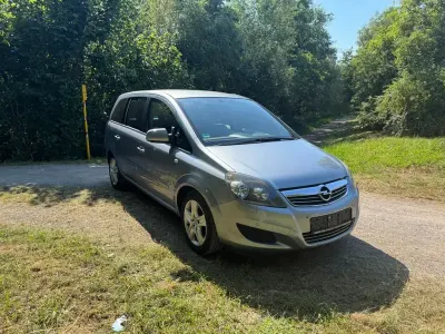 Gebraucht Opel Zafira Edition 125 PS (91 kW) 2010 Silber Van / Kleinbus