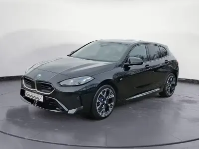 Gebraucht BMW M135 Performance 300 PS (220 kW) 2025 Schwarz Kleinwagen
