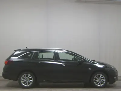 Gebraucht Opel Astra Elegance 110 PS (80 kW) 2021 Black meet kettle metallic Kombi