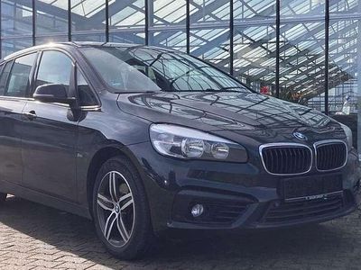 Gebraucht BMW 218 Sport Line 150 PS (110 kW) 2017 Saphirschwarz Van / Kleinbus