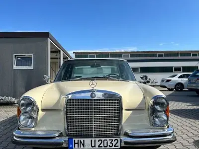 Gebraucht Mercedes 250 150 PS (110 kW) 1968 Beige Limousine