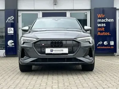 Używany Audi e-tron Sport 369 kW (503 KM) 2022 Szary SUV