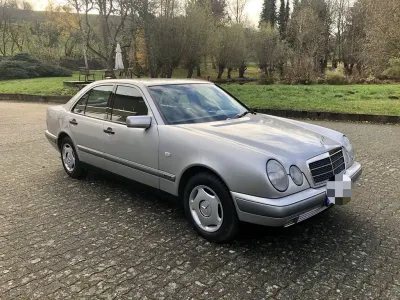 Gebraucht Mercedes E200 136 PS (100 kW) 1997 Silber Limousine