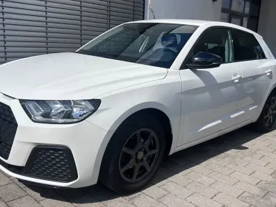 Gebraucht Audi A1 Sportback Basis 95 PS (69 kW) 2019 Cortinaweiss Kleinwagen
