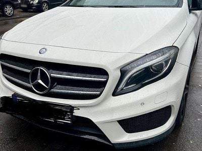 Second-hand Mercedes GLA220 AMG line 177 CP (130 kW) 2016 Alb SUV