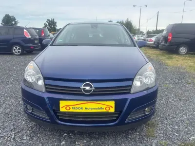Gebraucht Opel Astra Sport 105 PS (77 kW) 2004 Blau Limousine