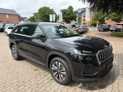 Neu Skoda Kodiaq Selection 150 PS (110 kW) 2026 Schwarzmagic perleffekt SUV