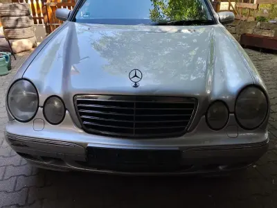 Gebraucht Mercedes E240 Avantgarde 170 PS (125 kW) 2002 Silber Kombi