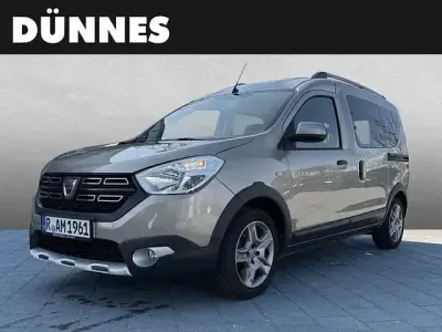 Usata Dacia Dokker Stepway 95 CV (69 kW) 2021 Beige Monovolume