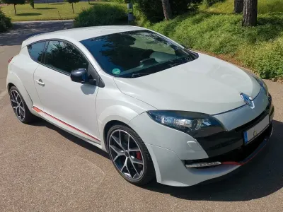 Gebraucht Renault Mégane Coupé 265 PS (194 kW) 2013 Weiß Coupé