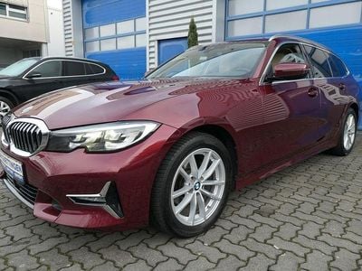 Rot Gebraucht 2022 BMW 318 Luxury Line Kombi | 23.450 € (Guter Preis)
