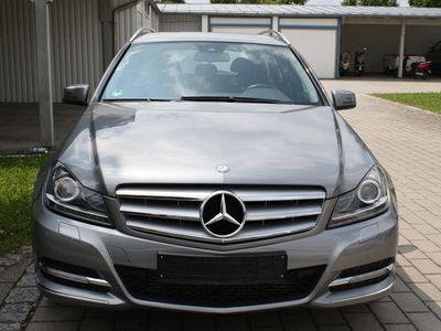 Silber Gebraucht 2011 Mercedes C220 Kombi | 25.500 €