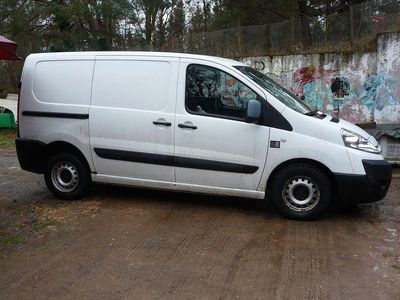 Second-hand Citroën Jumpy 90 CP (66 kW) 2012 Alb Monovolum