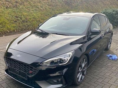 Gebraucht Ford Focus ST 190 PS (139 kW) 2021 Schwarz Limousine