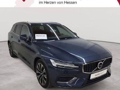 Gebraucht Volvo V60 Plus 197 PS (144 kW) 2022 Denim blaumetallic Kombi