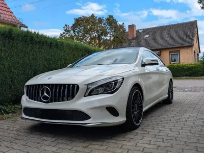 Gebraucht Mercedes CLA200 Shooting Brake AMG line 156 PS (114 kW) 2017 Weiß Kombi