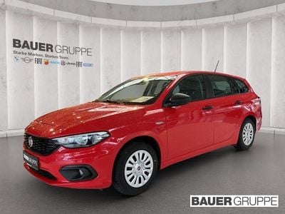 Gebraucht Fiat Tipo Street 95 PS (69 kW) 2019 Rot Kombi