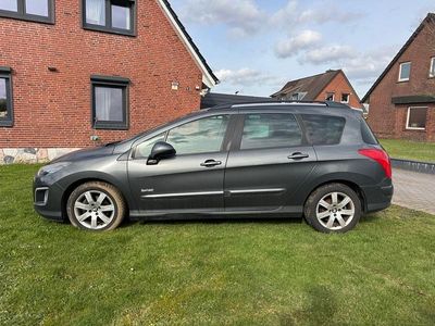 Gebraucht Peugeot 308 115 PS (84 kW) 2024 Grau Kombi