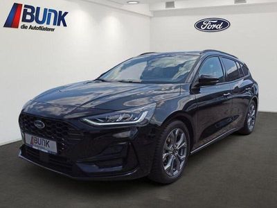 Obsidianschwarz metallic Gebraucht 2024 Ford Focus ST-Line Limousine | 23.990 € (Fairer Preis)