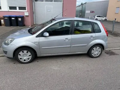 Gebraucht Ford Fiesta Style 80 PS (58 kW) 2008 Silber Kleinwagen