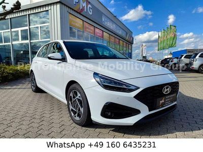Gebraucht Hyundai i30 101 PS (74 kW) 2024 Weiß Limousine