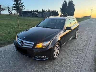 Gebraucht Mercedes C220 140 PS (102 kW) 2014 Schwarz Kombi