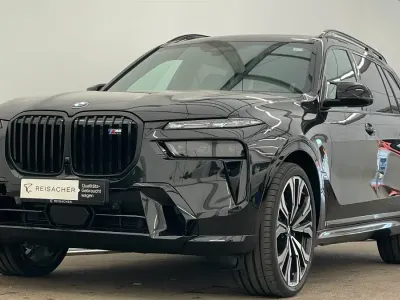 Neu BMW X7 M Sport 530 PS (389 kW) 2026 Saphirschwarz metallic SUV