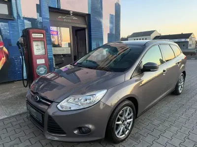 Gebraucht Ford Focus 101 PS (74 kW) 2012 Braun Kombi