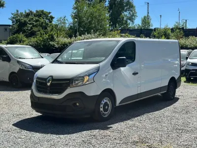 Gebraucht Renault Trafic Komfort 145 PS (106 kW) 2021 Weiß Van / Kleinbus