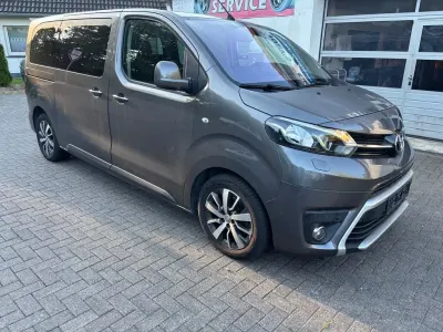 Gebraucht Toyota Proace Verso Comfort 150 PS (110 kW) 2016 Grau Kombi