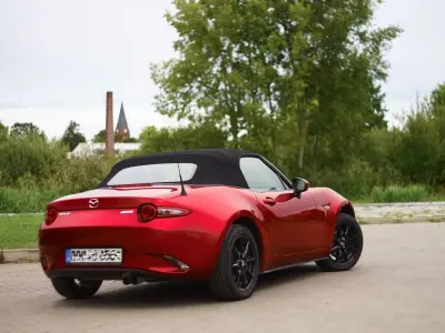 Używany Mazda MX5 Center-Line 131 KM (96 kW) 2016 Czerwony Kabriolet